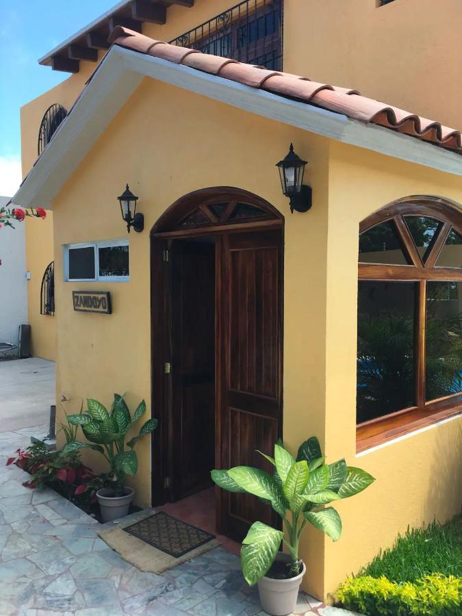 Zandoyo Bed & Breakfast 푸에르토 에스콘디도 외부 사진